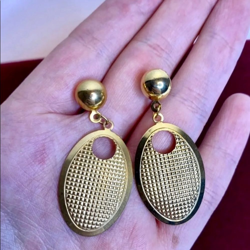 Retro Oval Goldie‎ Earrings
